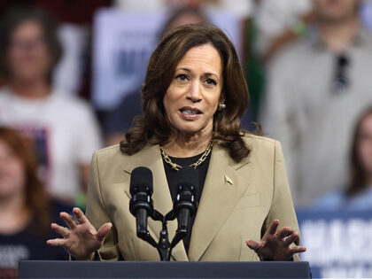 Watch: CNN’s Dana Bash Corrects Kamala Harris Claiming She ‘Would Not Ban Fracking&#821